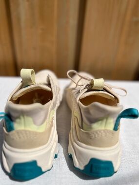 Sorel Kinetic sneakers